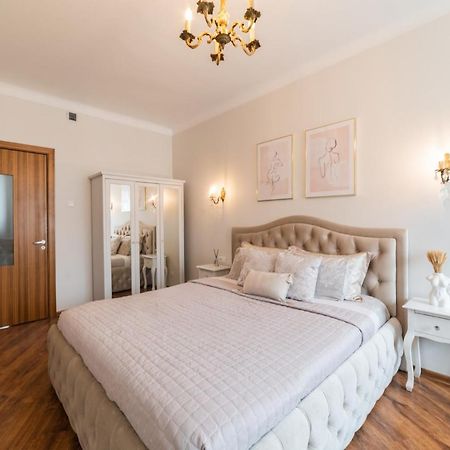 E. D. Angel Wing Apartment Siauliai  Bagian luar foto