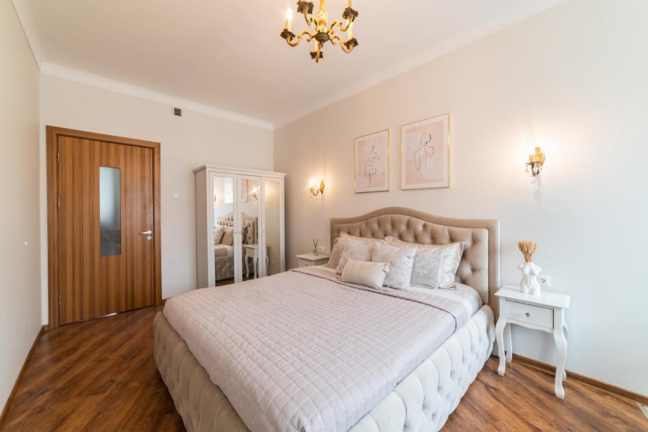 E. D. Angel Wing Apartment Siauliai  Bagian luar foto